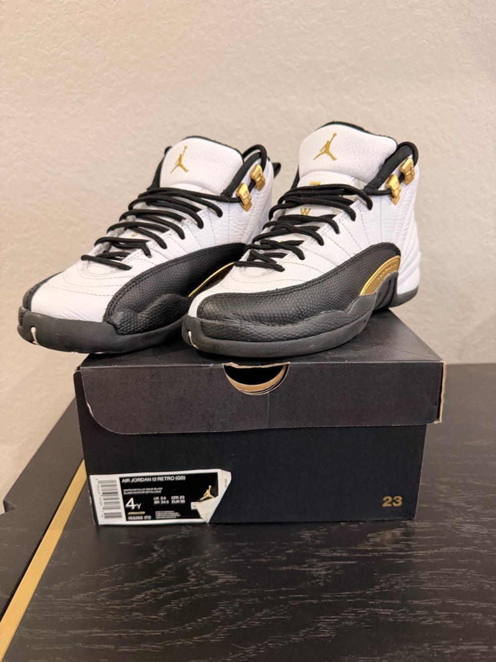 Air Jordan 12 Royalty Kids 4Y - Picture 2 of 3